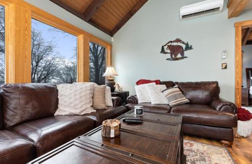 Treeloft House | Bear Necessities with Wintergreen Advantage