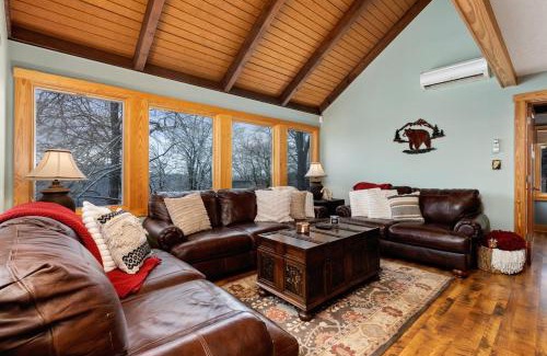 Treeloft House | Bear Necessities with Wintergreen Advantage