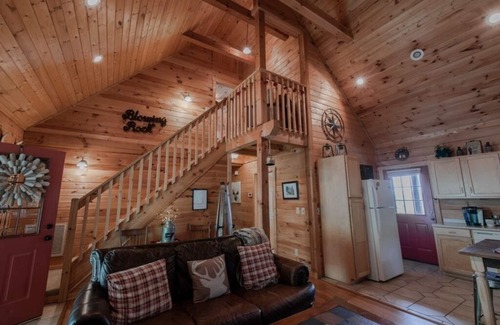 Blowing Rock Cabin | Bear Pause cabin, ideally located between Blowing Rock and Boone!