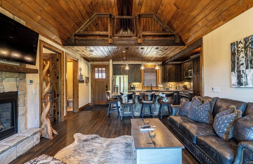 Banner Elk House | Bear Rock Lodge at Eagles Nest: Hot tub, firepit, views from Camp Eagles Nest home!