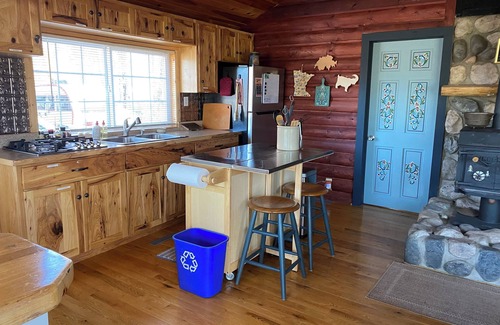 Whipholt Cabin | Bear's Den Cabin 2 bd/1ba Leech Lake recreation. Cozy year round cabin.