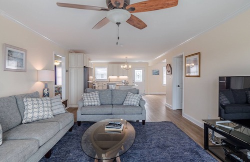 Topsail Beach House | Bear's Den | Canal Front + Boat Dock!
