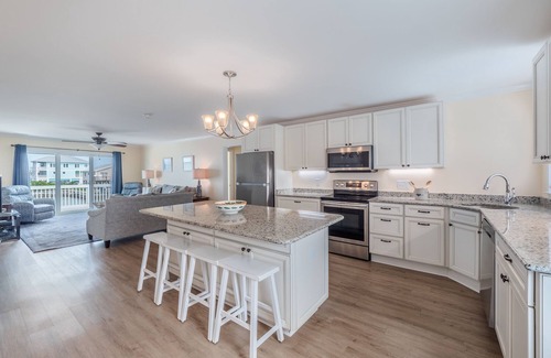 Topsail Beach House | Bear's Den | Canal Front + Boat Dock!