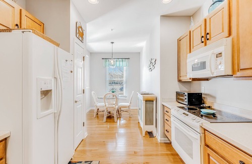 Ocean View Condo | Bear Trap Dunes 1st floor condo w/tennis court, lakefront, and golf on-site