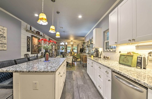 Waco Cottage | 'Bearadise Bungalow' ~ 2 Mi to Magnolia Market!