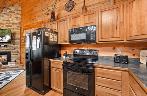 Sevierville Cabin | Bearly Behavin Cabin Rental
