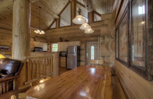 Pittman Center Cabin | Bears, Amazing Mountain Views, Hot Tub, Game Rm, 15 min from Gburg