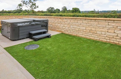 Little Rissington Cottage | Bears Court Unit 1 - UK48007