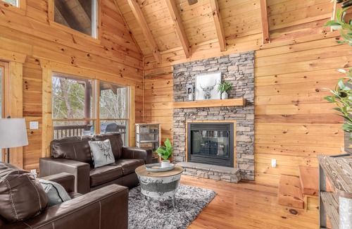 Bean Station Cabin | Bears Cove! Private Family Cabin at Cherokee Lake!