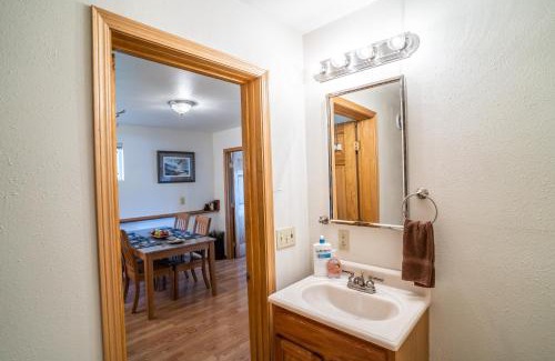 Seward Cabin | Bears Den Alaska Lodging