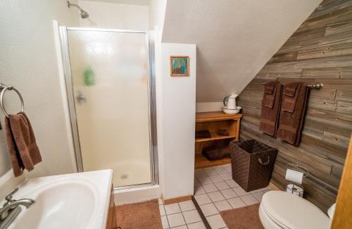 Seward Cabin | Bears Den Alaska Lodging