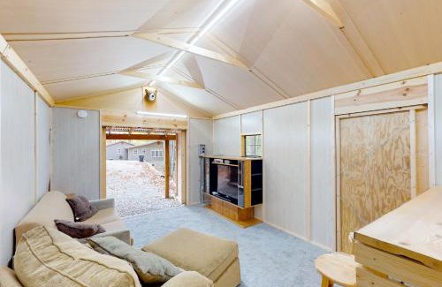 Moneta House | Bears Den at Acorn Dr.
