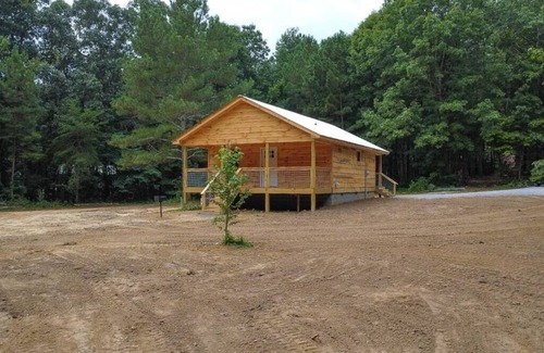 Fort Payne Cabin | 🐻Bears Den! Brand new cabin under the stars with private hot tub! 🌙