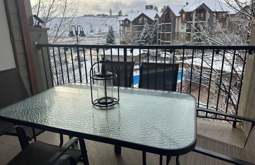 East Kootenay Condo | Bears Den, sleeps 6, lakefront, amazing location, sun deck overlooking pool/lake