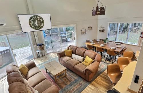 Killington Ski Chalet | BearVaria AC, Hot Tub, Fire Pit Grill, FrisbeeGolf