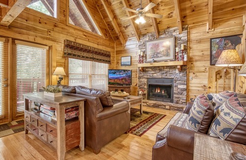 Gatlinburg - Pigeon Forge Cabin | "Beary Relaxing" Cabin in Sherwood Forest Resort - Pool Opening May 24th!!