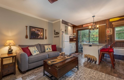 Lake Lure Condo | |"Beary Relaxing Suite"| Access to Rumbling Bald Amenities! ☆HUGE winter dscnt!☆