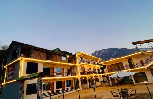 Gadherni Hotel | Beas Riverpark Resort -Scenic mountain & river view rooms