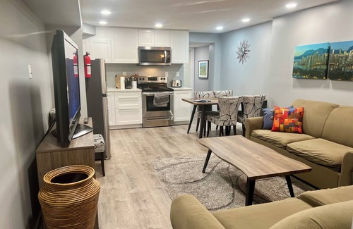 Coquitlam House | Beat the heat in The Starlight Suite!