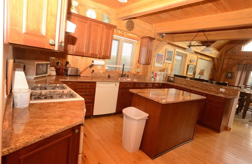 Canon City House | Beat the heat with a Mountain retreat!
