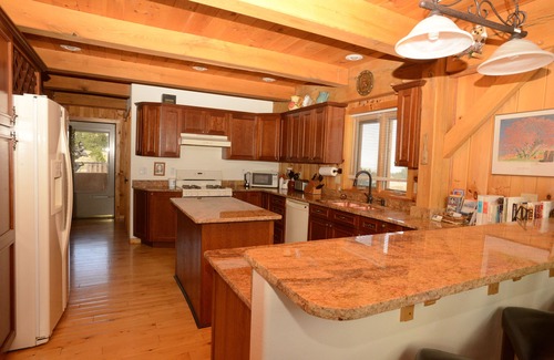 Canon City House | Beat the heat with a Mountain retreat!