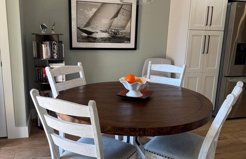 Royal Harbor Apartment | Beatiful 2br/2bathroom apartment with a dock in Naples.