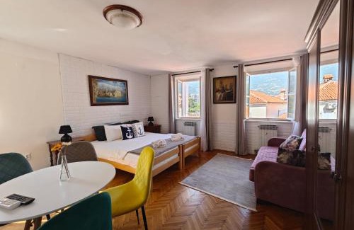 Old Town House | Beatrix Suites