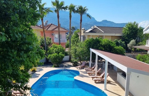 Dalyan City Center Villa | Beatufiul Villa Close to the Town Centre With Private Gardens and Swimming Pool