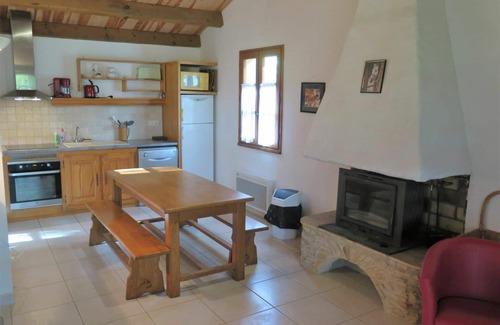 Blanquefort-sur-Briolance House | Beautiful private villa for 4 guests with WIFI, private pool, TV, terrace, pets allowed and park.