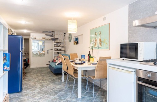 Castiglione della Pescaia Apartment | Beautiful apartment for 6 people with WIFI, pool, TV, terrace, pets allowed and parking