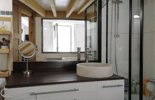 Quartier Administrations Apartment | Beau T2 Clim Terrasse Tout Confort Bien Situé, Parfait Pour un Couple! Superhôte
