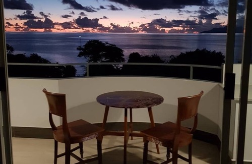 Mare Anglaise Apartment | Beau Vallon Studios