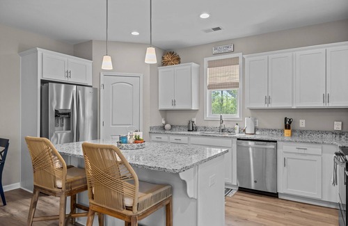 Morehead City House | Beaufort by the Sea - end unit, spacious townhome with pool, other amenities