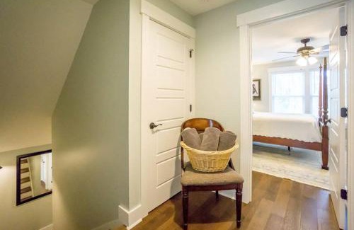 Pigeon Point House | Beaufort Cottage in Pigeon Point Near Downtown Beaufort and Paris Island