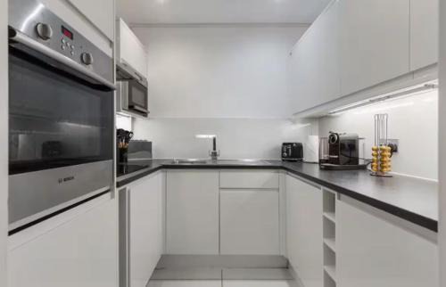 Brompton & Hans Town Apartment | Beaufort Gardens Knightsbridge - 2 Bed