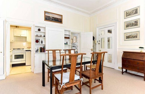 Brompton & Hans Town Apartment | Beaufort Gardens | Pro-Managed