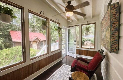 The Point Apartment | Beaufort Old Point Artist Suite