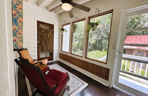 The Point Apartment | Beaufort Old Point Artist Suite