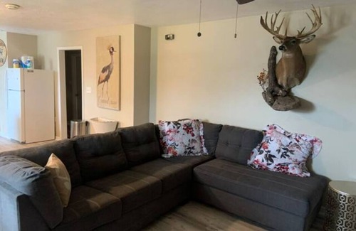 Beaumont House | Beaumont Chateau - SHORT/LONG TERM FURNISHED 2/2 HOUSE