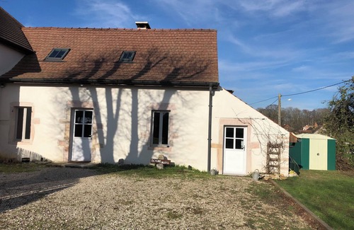 Argilly Ski Chalet | Beaune Nuits: well-kept house, garden, wood stove, great peace and quiet