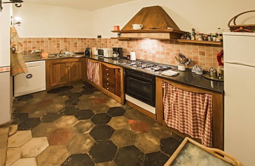 Passignano sul Trasimeno Villa | Beautiful villa for 12 people with private pool, A/C, WIFI, TV, terrace and panoramic view