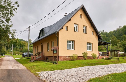 Rudnik Apartment | Beautiful apartment for 5 guests with WIFI, TV, patio, panoramic view and parking
