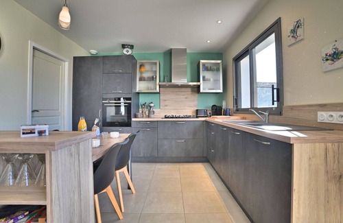Le Chateau-d'Oleron House | Beautiful villa for 4 people with WIFI, TV, terrace and pets allowed