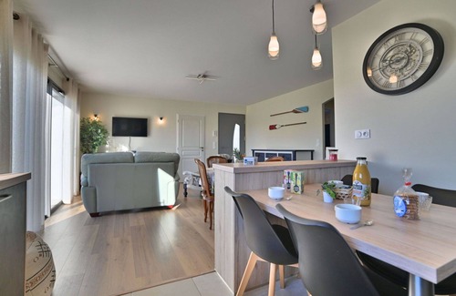 Le Chateau-d'Oleron House | Beautiful villa for 4 people with WIFI, TV, terrace and pets allowed