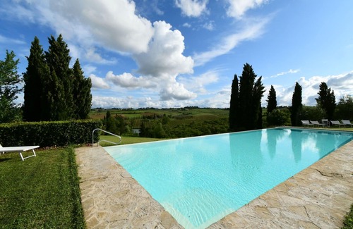 Ponte di Gabbiano Apartment | Beautiful apartment for 4 people with A/C, WIFI, pool, TV, pets allowed and parking, close to Si.