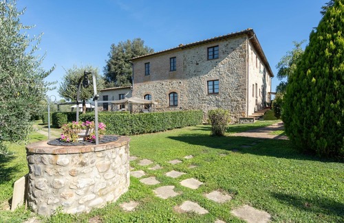 Ponte di Gabbiano Apartment | Beautiful apartment for 4 people with A/C, WIFI, pool, TV, pets allowed and parking, close to Si.