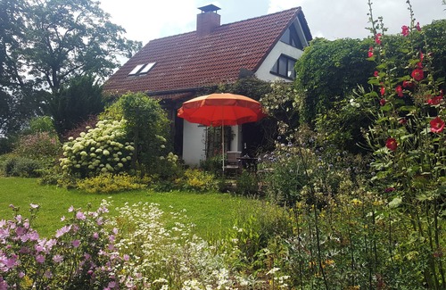 Lalendorf House | Beautiful house and garden with trampoline