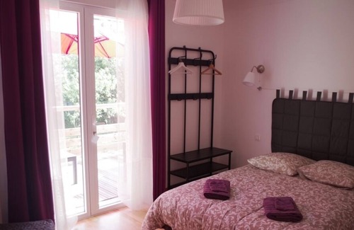 La Chapelle-sur-Erdre House | Beautiful house with garden, 3 bedrooms with bathroom, sleeps 6 to 8, near Nantes