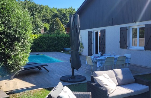 Saint-Medard-en-Jalles Villa | Beautiful villa with pool between Bordeaux and the ocean