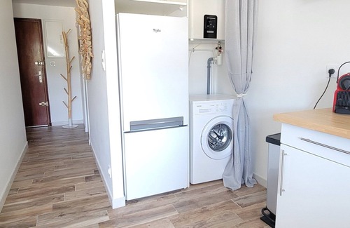 Saint-Mandrier-sur-Mer Apartment | Beautiful T2 with air-conditioned by the sea,